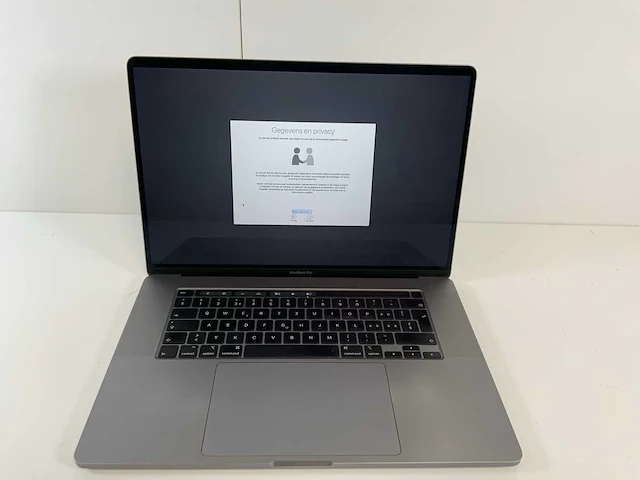 Apple macbook pro 16", core(tm) i9 9th gen, 16 gb ram, 1 tb nvme, amd radeon pro 5500m 4 gb laptop - afbeelding 1 van  7