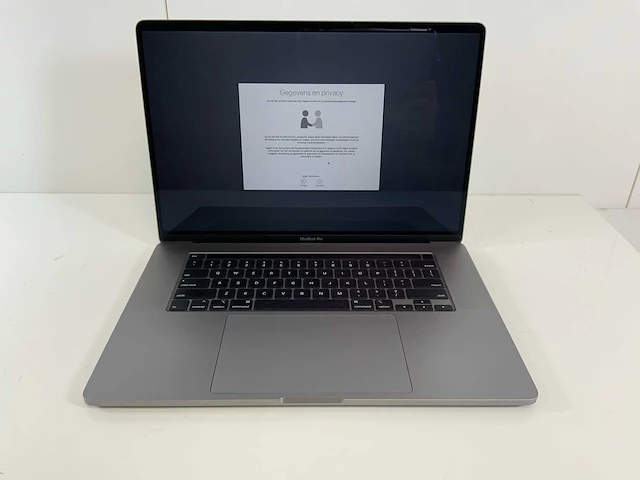 Apple macbook pro 16", core(tm) i9 9th gen, 16 gb ram, 1 tb nvme, amd radeon pro 5500m 4 gb laptop - afbeelding 1 van  7
