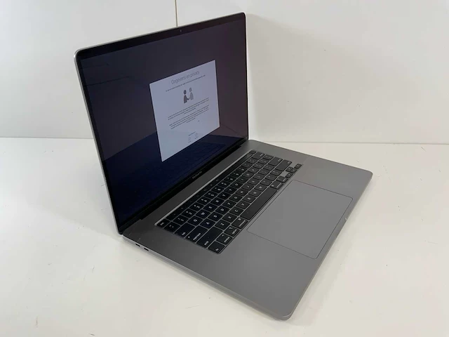Apple macbook pro 16", core(tm) i9 9th gen, 16 gb ram, 1 tb nvme, amd radeon pro 5500m 4 gb laptop - afbeelding 2 van  7