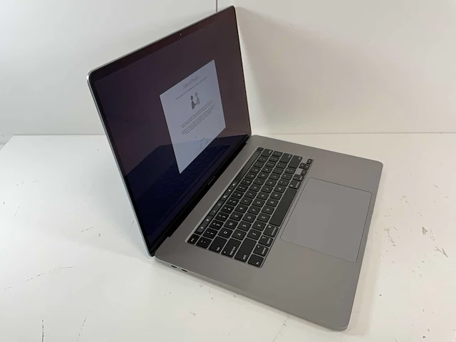 Apple macbook pro 16”, core(tm) i9 9th gen, 16 gb ram, 1 tb nvme, amd radeon rx 5500 4 gb laptop - afbeelding 2 van  7