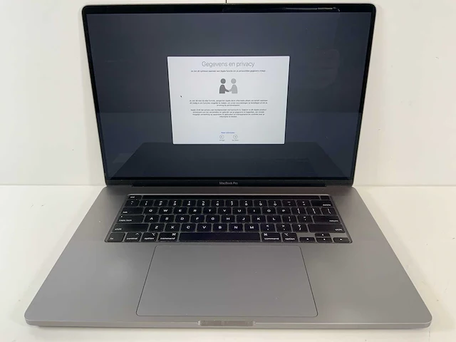 Apple macbook pro 16", core(tm) i9 9th gen, 16 gb ram, 1 tb nvme, amd radeon rx 5500m 4 gb laptop - afbeelding 1 van  7