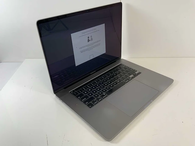 Apple macbook pro 16", core(tm) i9 9th gen, 16 gb ram, 1 tb nvme, amd radeon rx 5500m 4 gb laptop - afbeelding 2 van  7