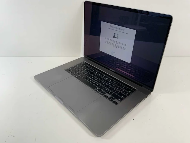 Apple macbook pro 16", core(tm) i9 9th gen, 16 gb ram, 1 tb nvme, amd radeon rx 5500m 4 gb laptop - afbeelding 3 van  7