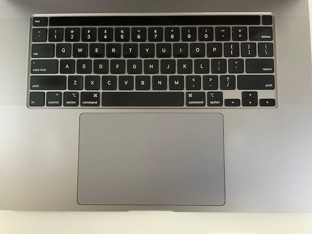 Apple macbook pro 16", core(tm) i9 9th gen, 16 gb ram, 1 tb nvme, amd radeon rx 5500m 4 gb laptop - afbeelding 4 van  7