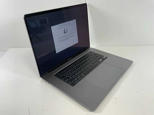 Apple macbook pro 16", core(tm) i9 9th gen, 16 gb ram, 1 tb nvme, amd radeon rx pro 5500m 4 gb laptop - afbeelding 2 van  8