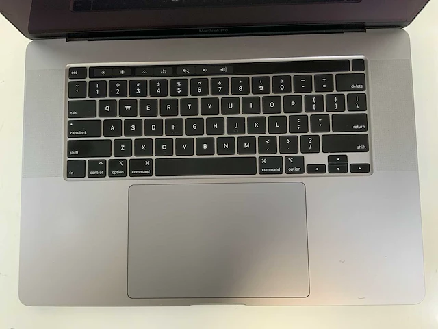 Apple macbook pro 16", core(tm) i9 9th gen, 32 gb ram, 1 tb nvme, amd radeon pro 5500m 8 gb laptop - afbeelding 4 van  7