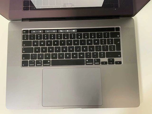 Apple macbook pro 16”, core(tm) i9 9th gen, 32 gb ram, 1 tb nvme, amd radeon pro 5500m 8 gb laptop - afbeelding 4 van  7