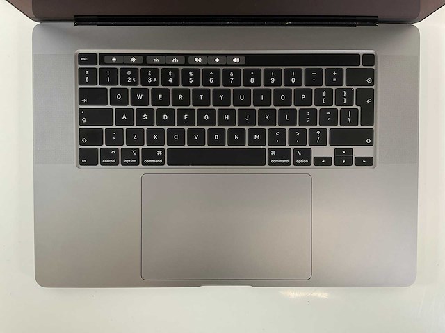 Apple macbook pro 16”, core(tm) i9 9th gen, 32 gb ram, 1 tb nvme, amd radeon pro v520 8 gb laptop - afbeelding 4 van  7