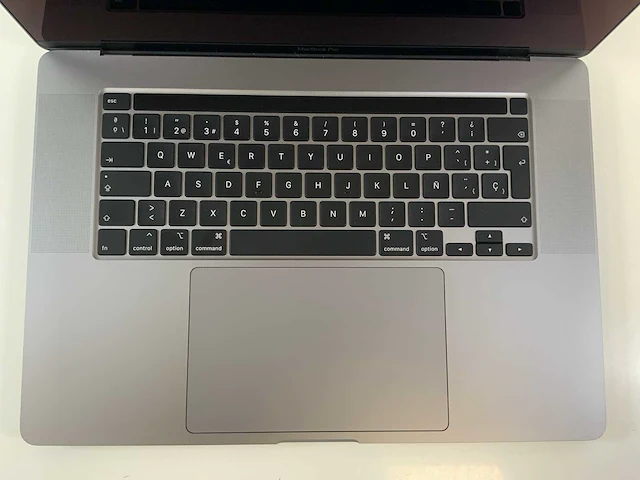 Apple macbook pro 16", core(tm) i9 9th gen, 32 gb ram, 1 tb nvme, amd radeon rx pro 5500m 8 gb laptop - afbeelding 4 van  7