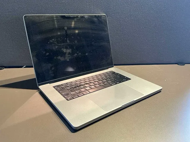 Apple macbook pro 16 inch (a2485) laptop - afbeelding 1 van  9