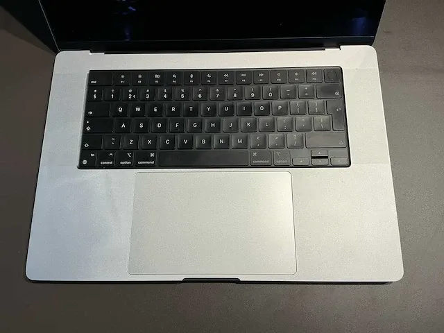 Apple macbook pro 16 inch (a2780) laptop - afbeelding 2 van  7