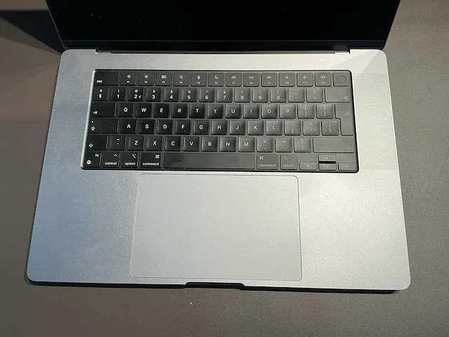 Apple macbook pro 16 inch (a2780) laptop - afbeelding 2 van  7