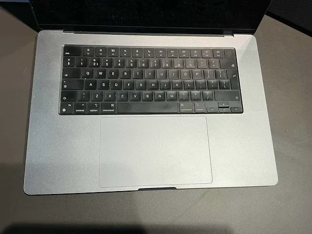 Apple macbook pro 16 inch (a2780) laptop - afbeelding 2 van  7