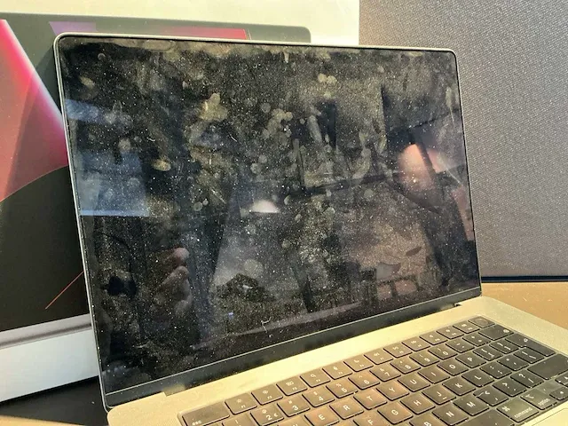 Apple macbook pro 16 inch (a2780) laptop - afbeelding 3 van  7