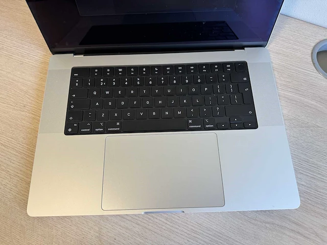 Apple macbook pro 16 inch m3 pro - afbeelding 2 van  6