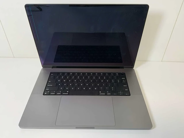 Apple macbook pro 16”, m1 pro, 16 gb ram, 500 gb ssd laptop - afbeelding 1 van  7