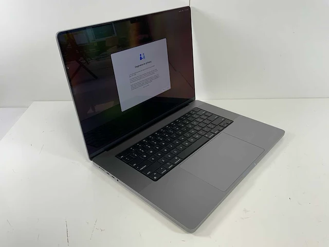 Apple macbook pro 16", m1 pro, 16 gb ram, 500 gb ssd laptop - afbeelding 2 van  7
