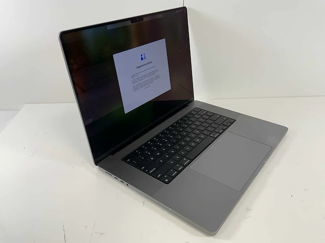 Apple macbook pro 16", m1 pro, 16 gb ram, 500 gb ssd laptop - afbeelding 2 van  7