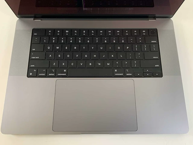 Apple macbook pro 16", m1 pro, 16 gb ram, 512 gb ssd laptop - afbeelding 4 van  7