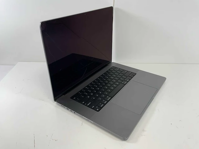 Apple macbook pro 16", m1 pro, 32 gb ram, 500 gb ssd laptop - afbeelding 2 van  8