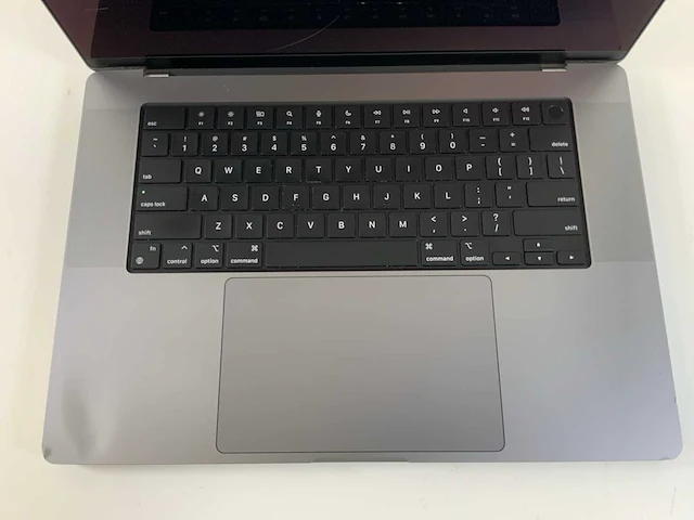Apple macbook pro 16", m1 pro, 32 gb ram, 500 gb ssd laptop - afbeelding 4 van  8
