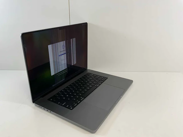 Apple macbook pro 16", m1 pro, 32 gb ram, 500 gb ssd laptop - afbeelding 2 van  7
