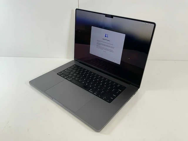 Apple macbook pro 16", m1 pro, 32 gb ram, 512 gb ssd laptop - afbeelding 3 van  7