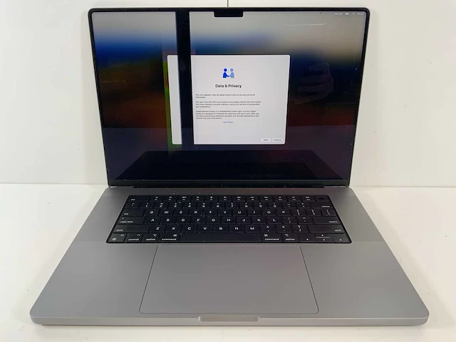 Apple macbook pro 16", m1 pro, 32 gb ram, 512 gb ssd laptop - afbeelding 1 van  7