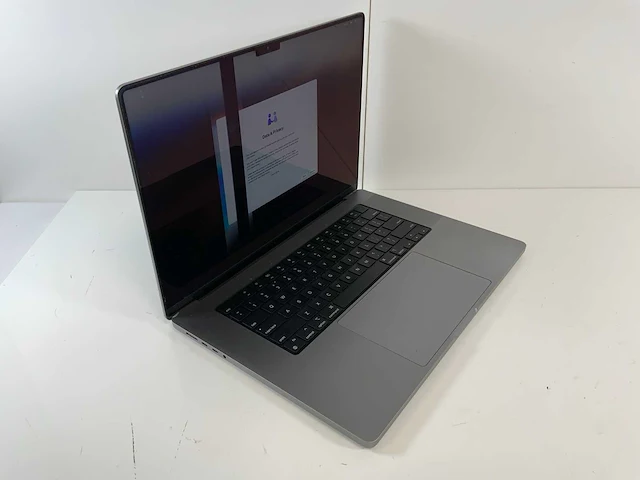 Apple macbook pro 16", m1 pro, 32 gb ram, 512 gb ssd laptop - afbeelding 2 van  7