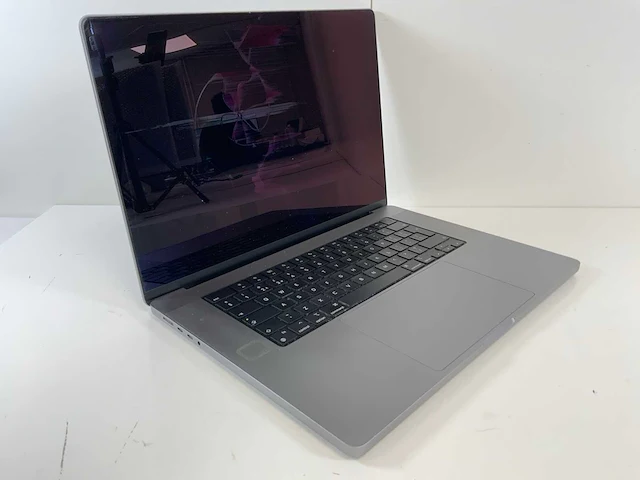 Apple macbook pro 16", m1 pro, 32 gb ram, 512 gb ssd laptop - afbeelding 2 van  7
