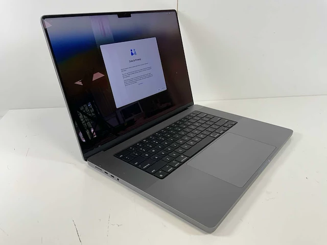 Apple macbook pro 16", m1 pro, 32 gb ram, 512 gb ssd laptop - afbeelding 2 van  7