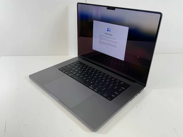 Apple macbook pro 16", m1 pro, 32 gb ram, 512 gb ssd laptop - afbeelding 3 van  7