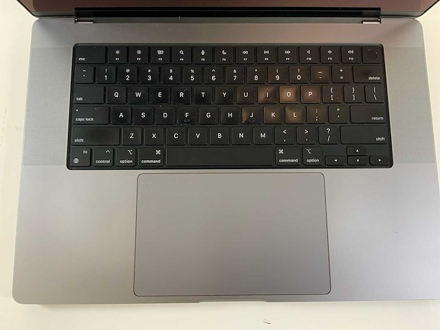 Apple macbook pro 16", m1 pro, 32 gb ram, 512 gb ssd laptop - afbeelding 4 van  7