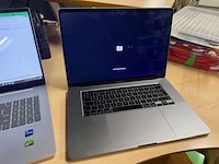 Apple macbook pro 2019 a2141. gewist, geen besturingssysteem aanwezig. geen lader - afbeelding 1 van  3
