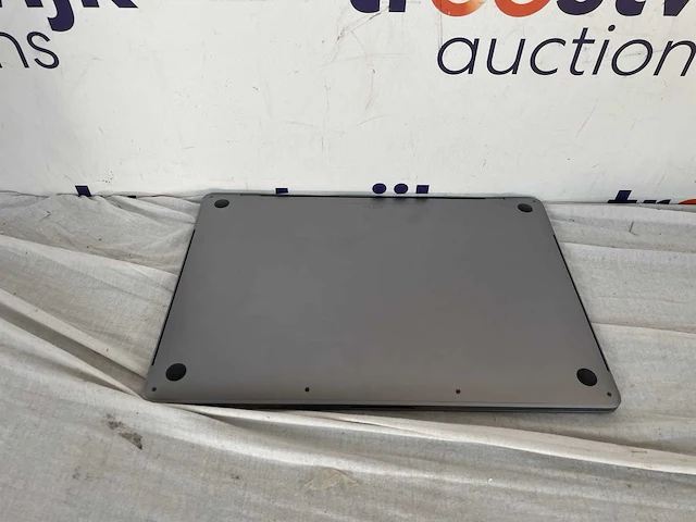 Apple macbook pro (2019) mvvj2fn/a - 16 inch - 512 gb - afbeelding 3 van  4