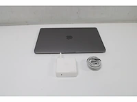 Apple macbook pro (2022) laptop mnej3fn/a 13.3 inch apple m2 512 gb spacegrijs azerty - afbeelding 2 van  4