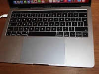 Apple macbook pro 3,1 ghz quad-core intel core i5. videokaart intel iris plus graphics 650 1536 mb. 8 gb r... - afbeelding 5 van  6