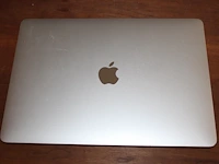 Apple macbook pro 3,1 ghz quad-core intel core i5. videokaart intel iris plus graphics 650 1536 mb. 8 gb r... - afbeelding 7 van  7
