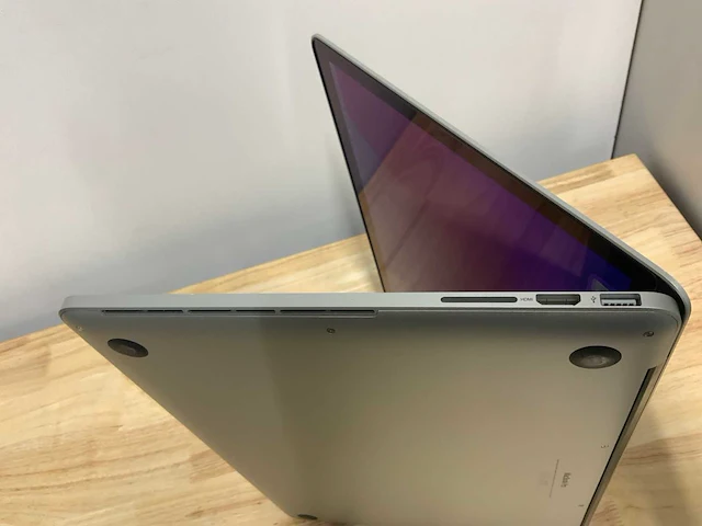Apple macbook pro a1398 laptop - afbeelding 4 van  5