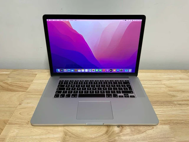 Apple macbook pro a1398(i7) laptop - afbeelding 1 van  7