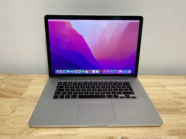 Apple macbook pro a1398(i7) laptop - afbeelding 1 van  7