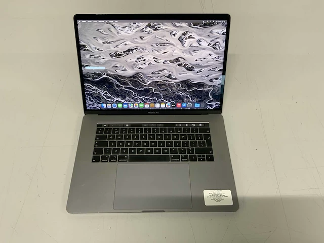 Apple macbook pro a1990(i7) laptop - afbeelding 1 van  7