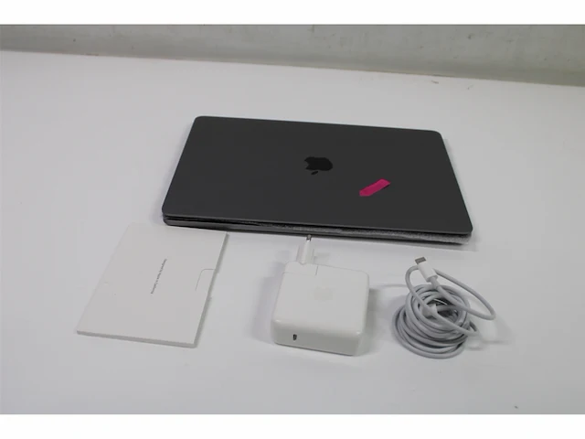 Apple macbook pro apple m m2 laptop 338 cm 13.3 8 gb 512 gb ssdwifi 6 802.11ax macos monterey grijs qwerty - afbeelding 2 van  4