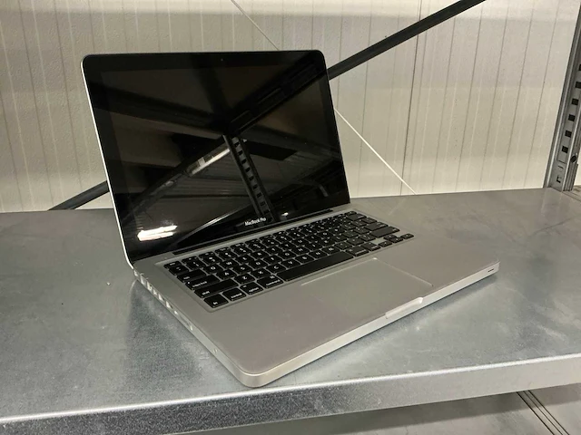 Apple macbook pro laptop (3x) - afbeelding 1 van  5