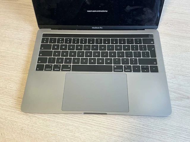 Apple macbook pro laptop - afbeelding 2 van  6