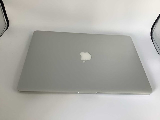 Apple macbook pro laptop - afbeelding 4 van  5