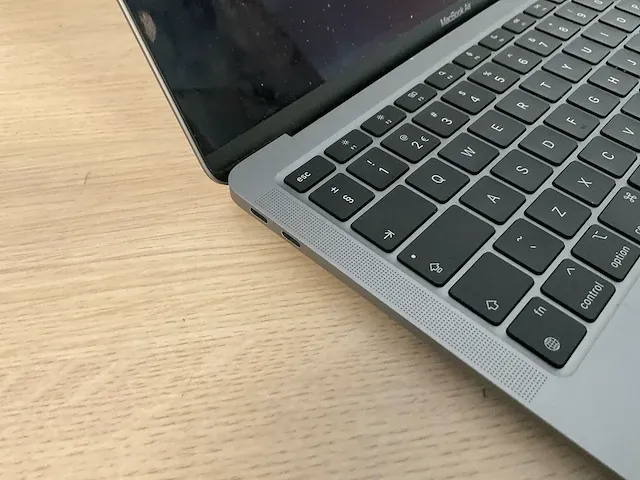 Apple macbookair10,1 - afbeelding 2 van  7