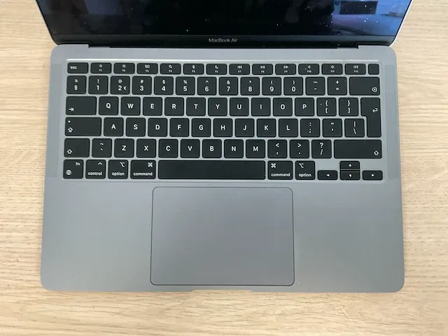 Apple macbookair10,1 - afbeelding 3 van  7