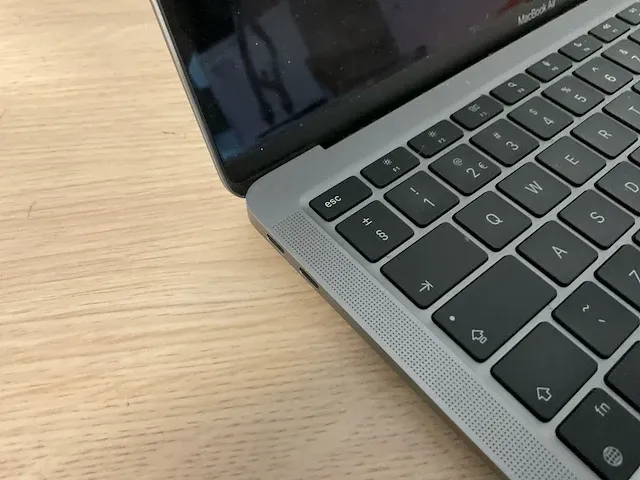 Apple macbookair10,1 - afbeelding 2 van  6