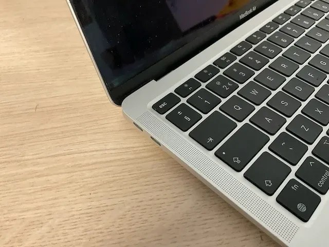 Apple macbookair10,1 - afbeelding 2 van  6